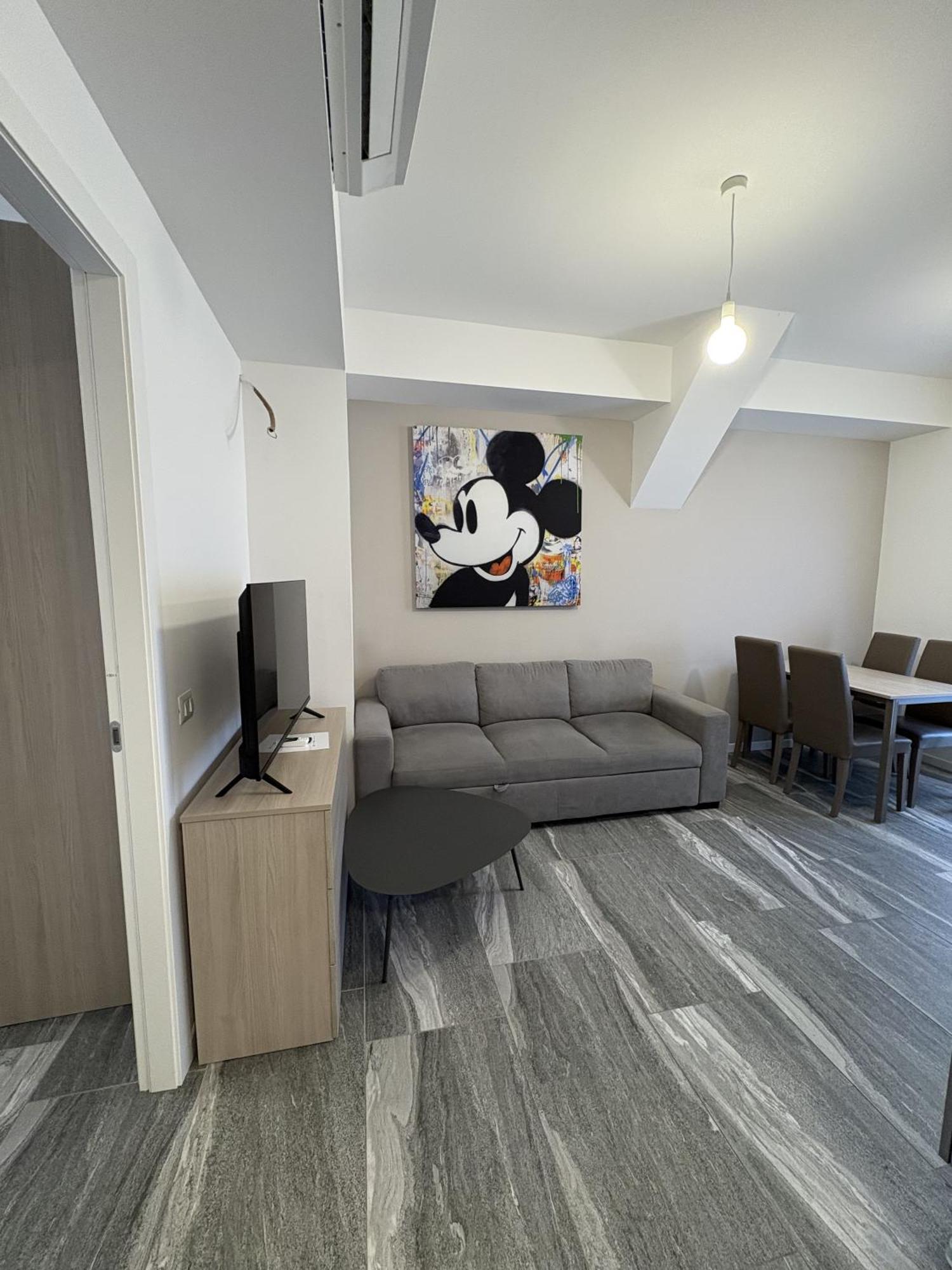 Essential Apartment Sesto San Giovanni Exterior photo